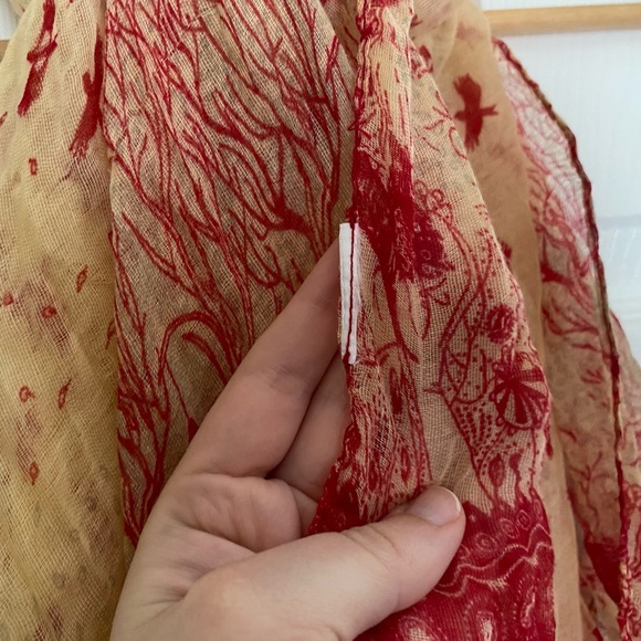 Boho | Red Bird Deer Scarf - Picture 6 of 10